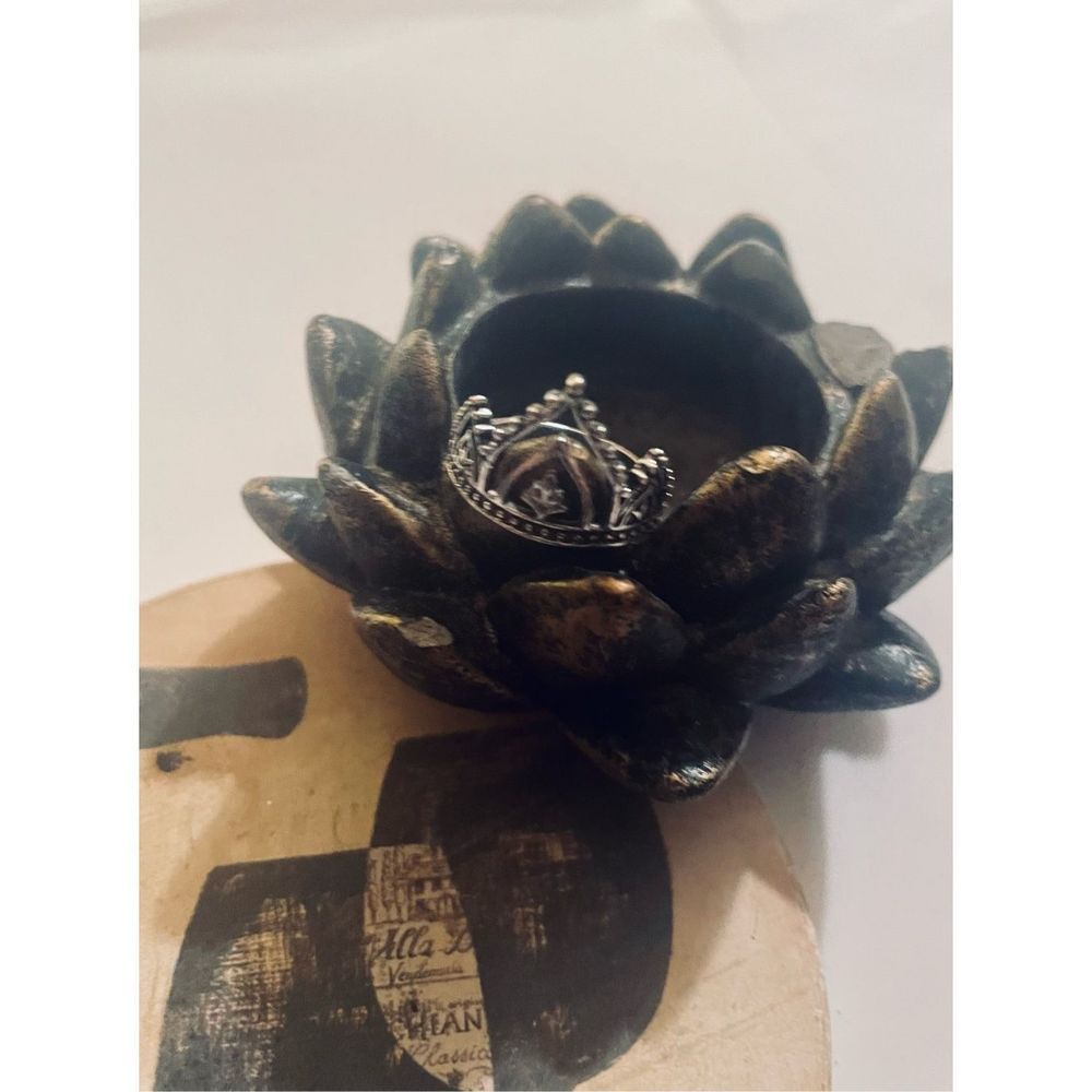 Pretty boho tribal SILVER CROWN RING